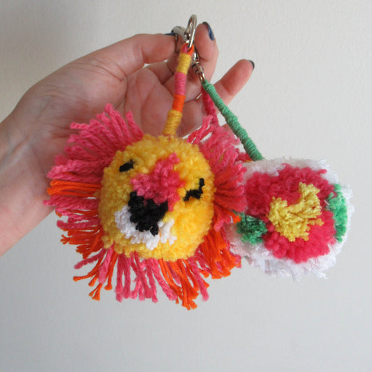 TALLER DE POMPONES ACCESORIOS